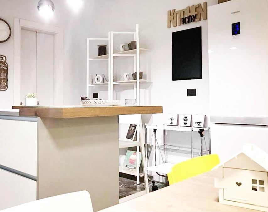 Bed&Coffee Napoli - Scarlatti Apartment Luaran gambar
